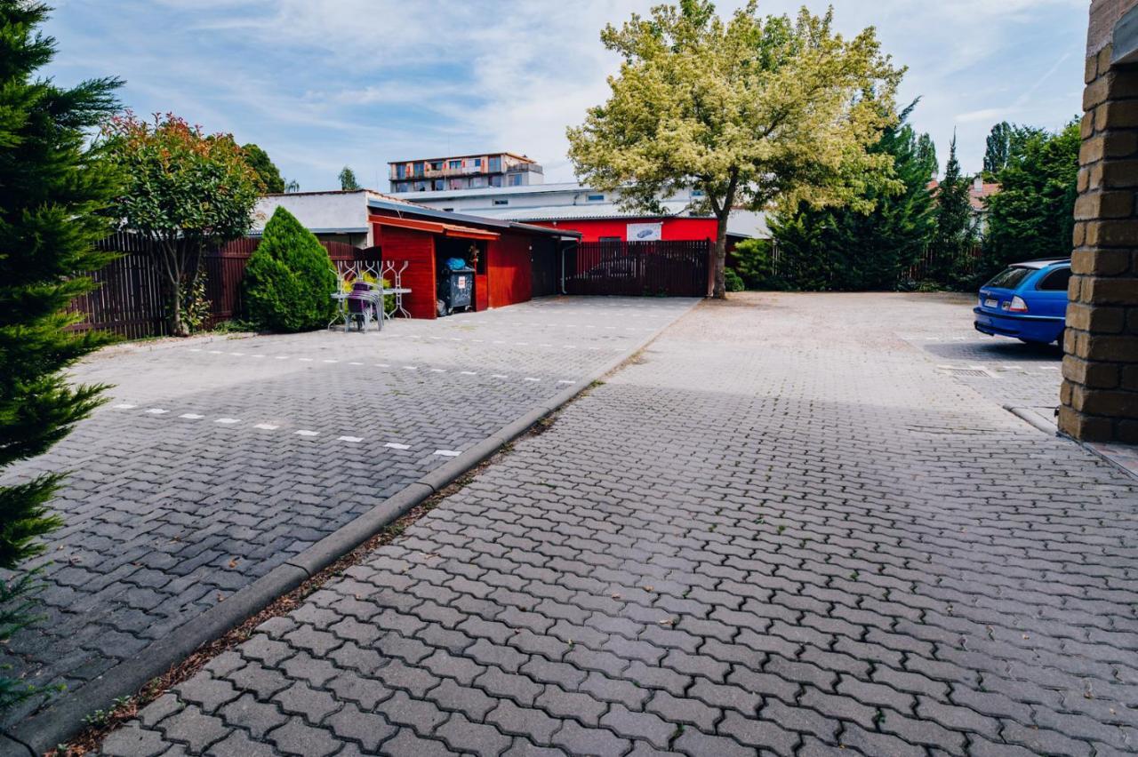 Point Pension Brno Exterior photo